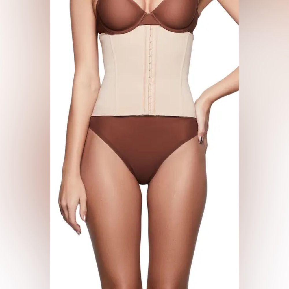 Skims Waist Trainer
